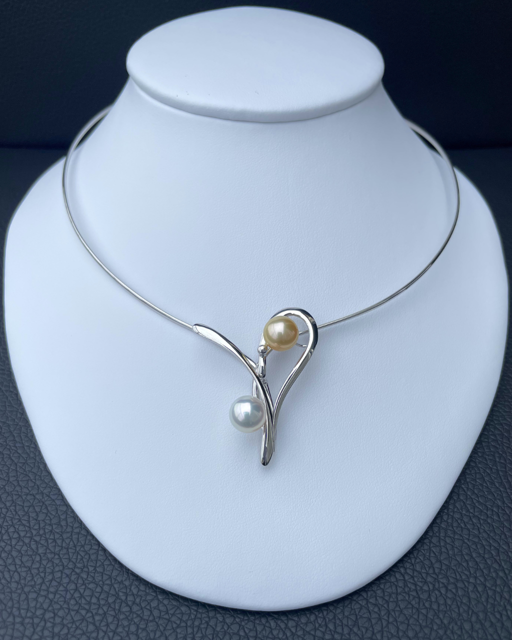 Twin Flame Pearl Chocker