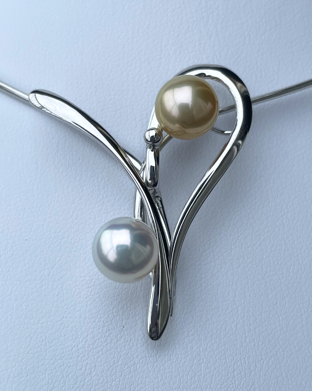Twin Flame Pearl Chocker