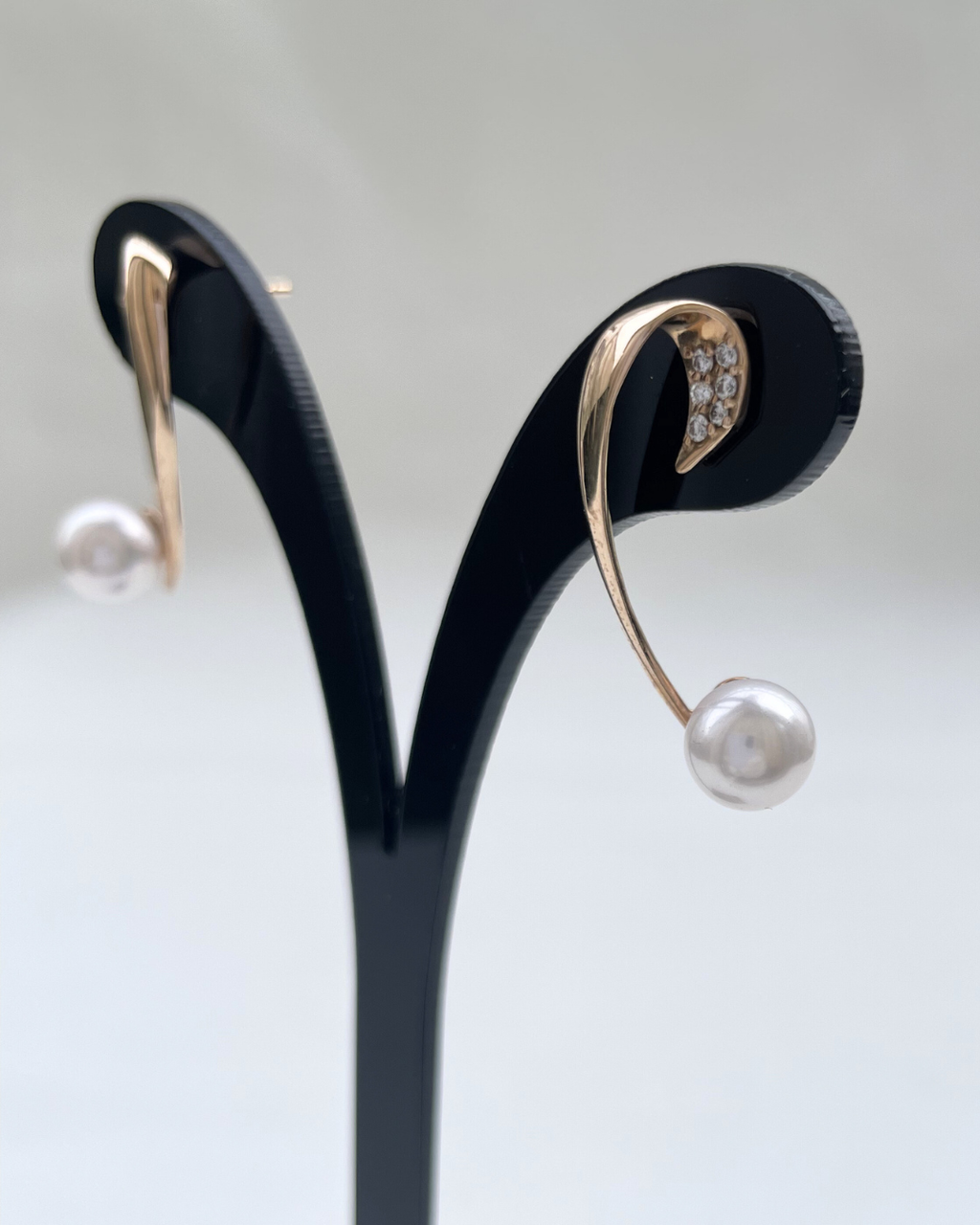 Gilded Pearl Petals