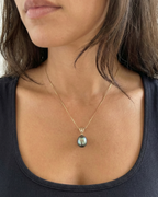 Peacock Aura Pearl Pendant