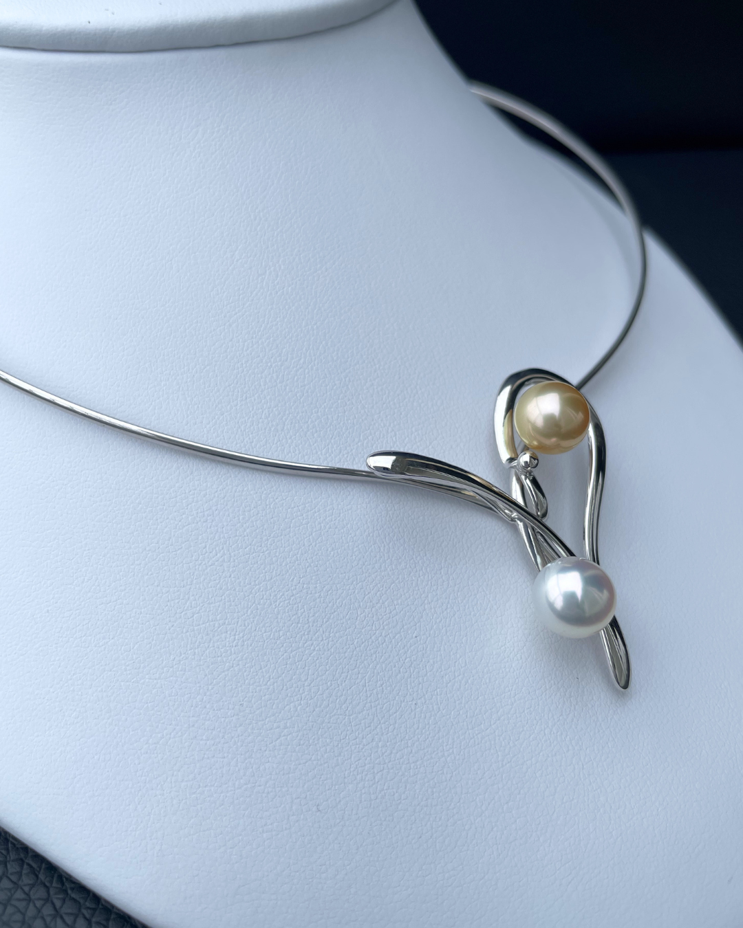 Twin Flame Pearl Chocker