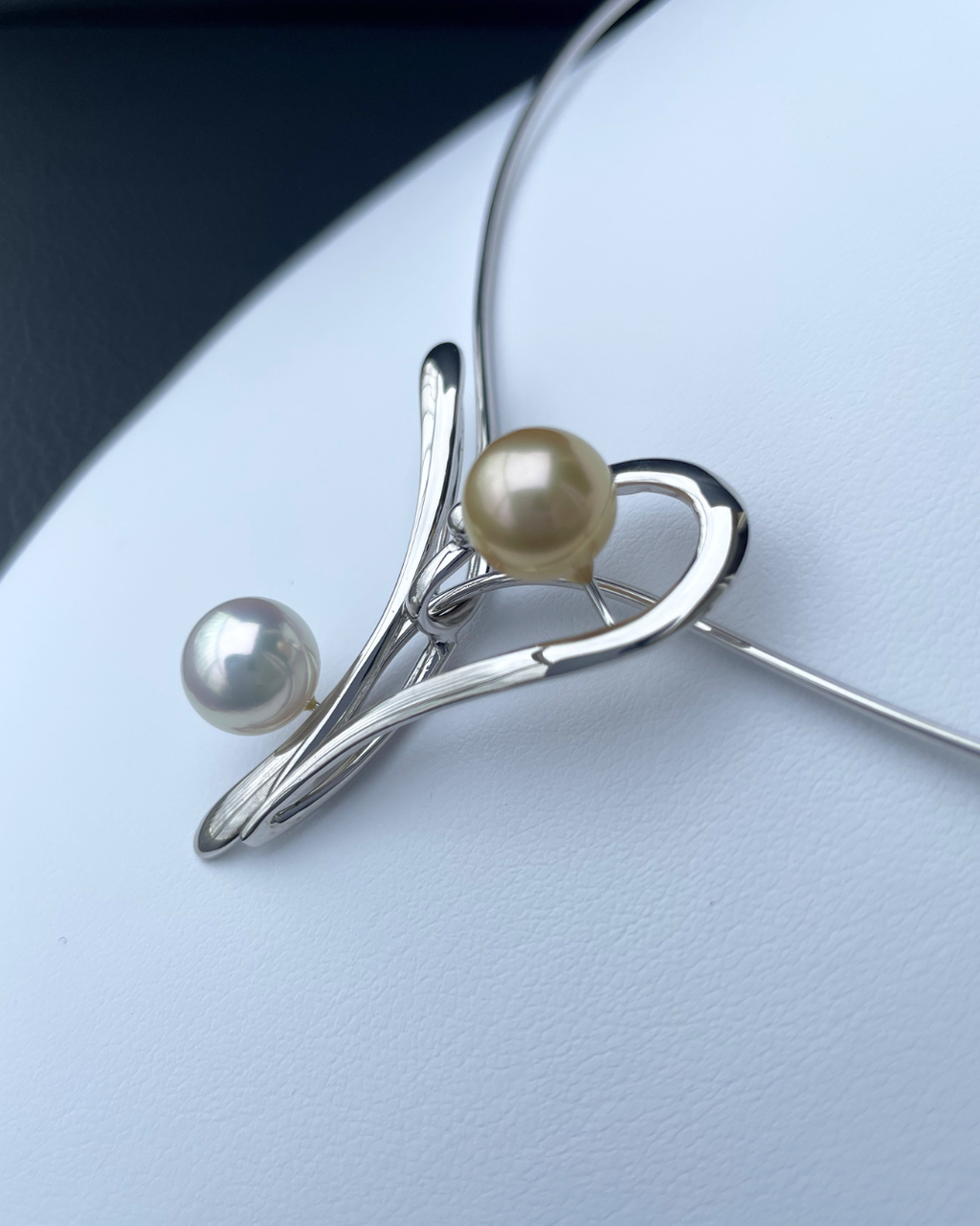 Twin Flame Pearl Chocker